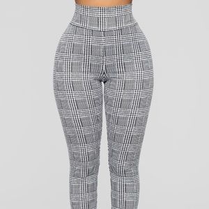 NWT Fashion Nova “What a Houndstooth” Legging